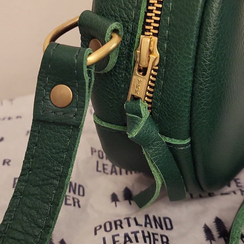 Portland Leather Small Circle Pebbled Leather Crossbody Bag - Picture 4 of 12
